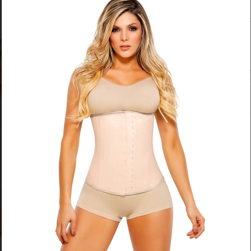 Ann Chery Waist Trainer